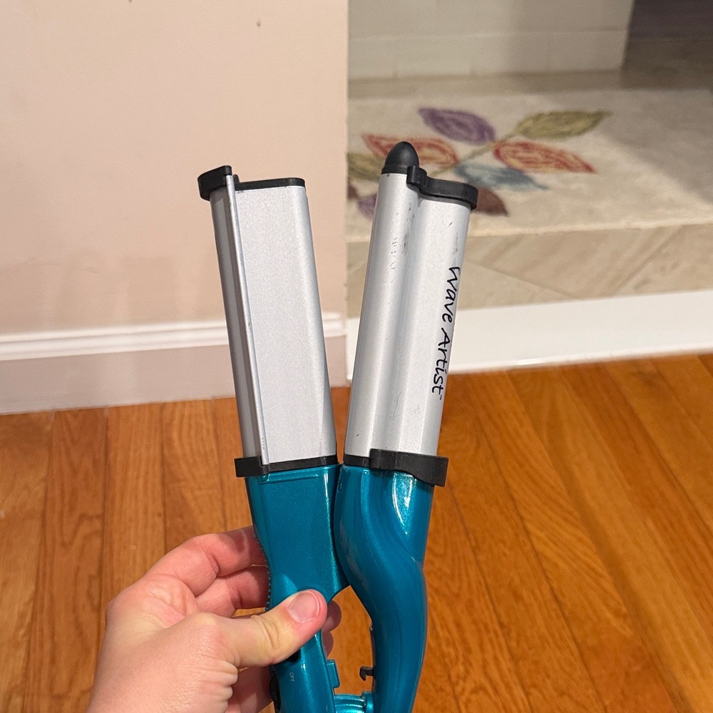 TIGI BedHead Teal and Silver Styling Tool - Picture 8 of 11
